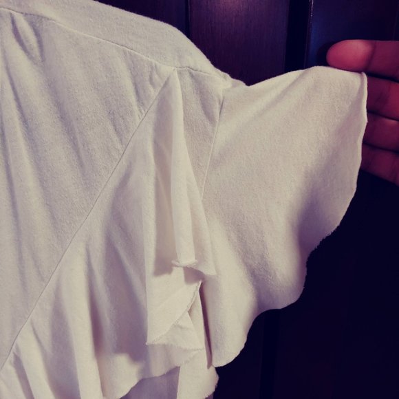 3/$18 Susina White Ruffle Shirt Flutter Sleeve L - Picture 6 of 8